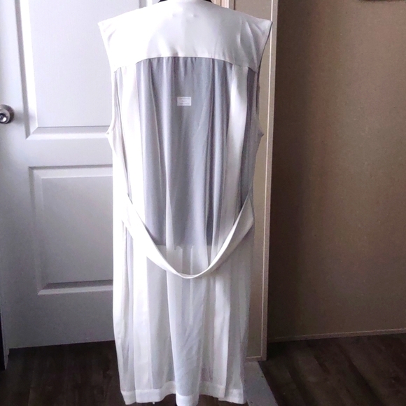 Dkny Tops - 𝅺DKNY Ivory Sleeveless Duster Top Size XL